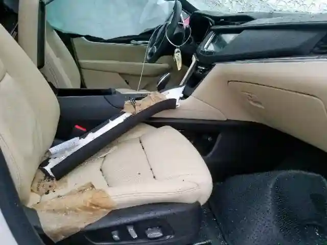 1GYKNCRS3KZ266041 2019 CADILLAC XT5 LUXURY-4