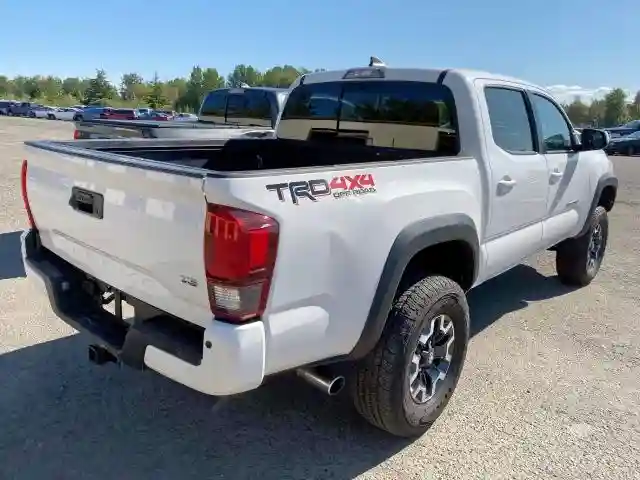 5TFCZ5AN1JX148872 2018 TOYOTA TACOMA DOUBLE CAB-3