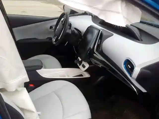 JTDKARFPXJ3079157 2018 TOYOTA PRIUS PRIME-4