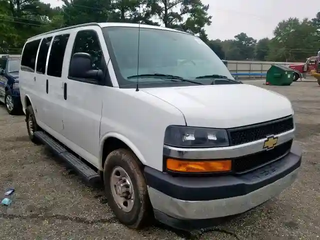 1GAWGFFP7J1343891 2018 CHEVROLET EXPRESS G2500 LT-0