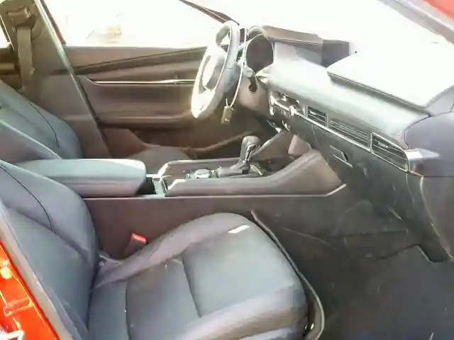 3MZBPADL8KM109981 2019 MAZDA 3 PREFERRED-4
