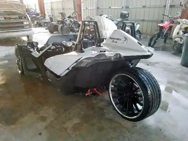 57XAASFA4K8131344 2019 POLARIS SLINGSHOT-2