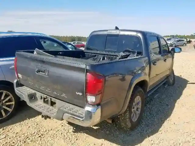 3TMAZ5CN2JM075814 2018 TOYOTA TACOMA DOUBLE CAB-3
