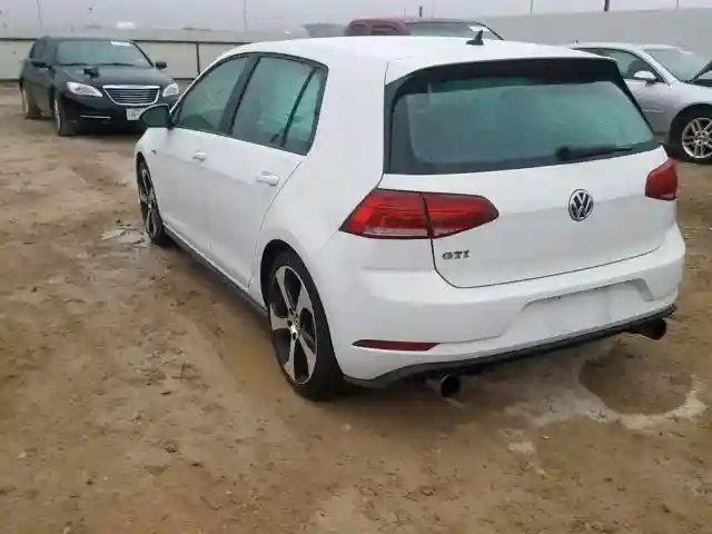 3VW447AU0JM288369 2018 VOLKSWAGEN GTI S/SE-2