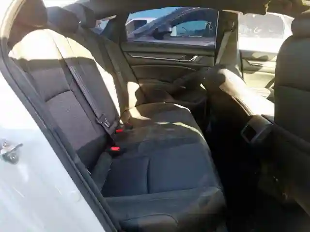 1HGCV1F32KA073696 2019 HONDA ACCORD SPORT-5