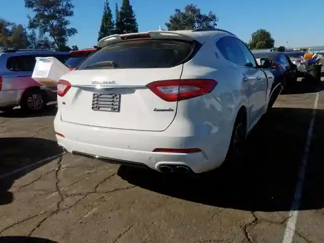 ZN661XUS5JX303634 2018 MASERATI LEVANTE SPORT-3