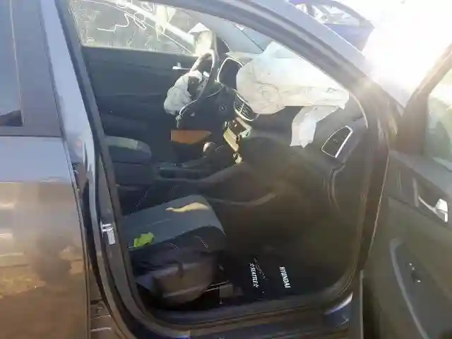 KM8J2CA41KU010822 2019 HYUNDAI TUCSON SE-4
