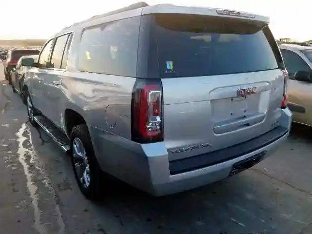 1GKS2GKCXHR141172 2017 GMC YUKON XL K1500 SLT-2