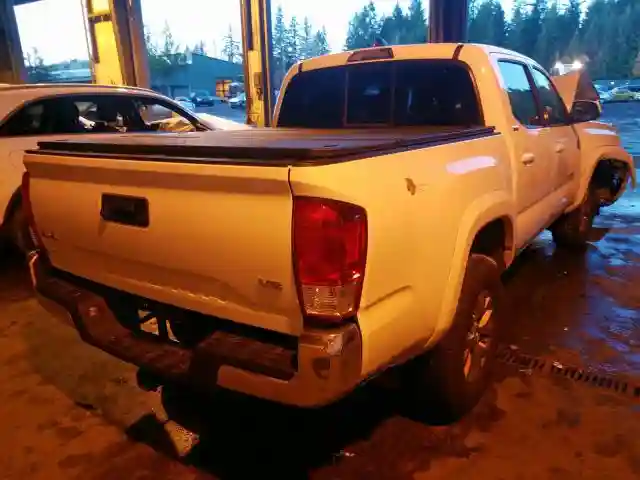 5TFCZ5AN2HX074422 2017 TOYOTA TACOMA DOUBLE CAB-3