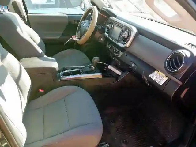 3TMCZ5AN0JM122589 2018 TOYOTA TACOMA DOUBLE CAB-4