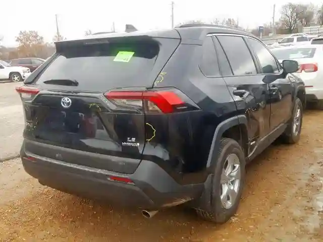 2T3MWRFV3KW010110 2019 TOYOTA RAV4 LE-3