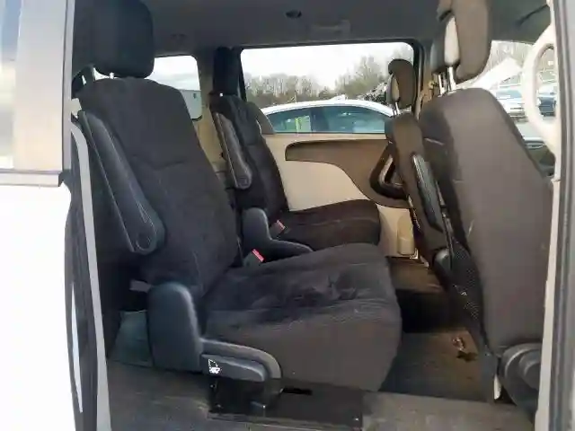 2C7WDGBG1JR182125 2018 DODGE GRAND CARAVAN SE-5