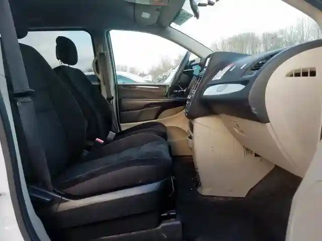 2C7WDGBG1JR182125 2018 DODGE GRAND CARAVAN SE-4