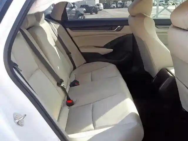 1HGCV1F11JA103610 2018 HONDA ACCORD LX-5