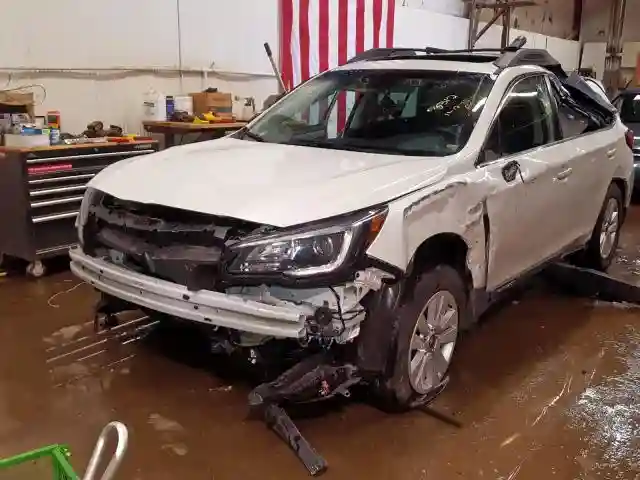 4S4BSAHC3J3392247 2018 SUBARU OUTBACK 2.5I PREMIUM-1