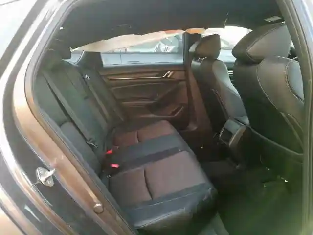 1HGCV1F37JA087480 2018 HONDA ACCORD SPORT-5