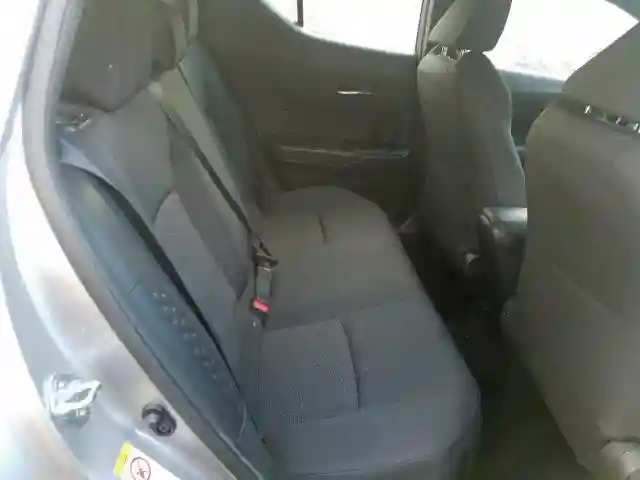 NMTKHMBX6JR015280 2018 TOYOTA C-HR XLE-5