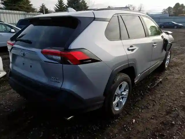 JTMRWRFV5KD512555 2019 TOYOTA RAV4 XLE-3