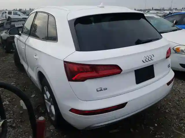 WA1ANAFY5J2129165 2018 AUDI Q5 PREMIUM-2