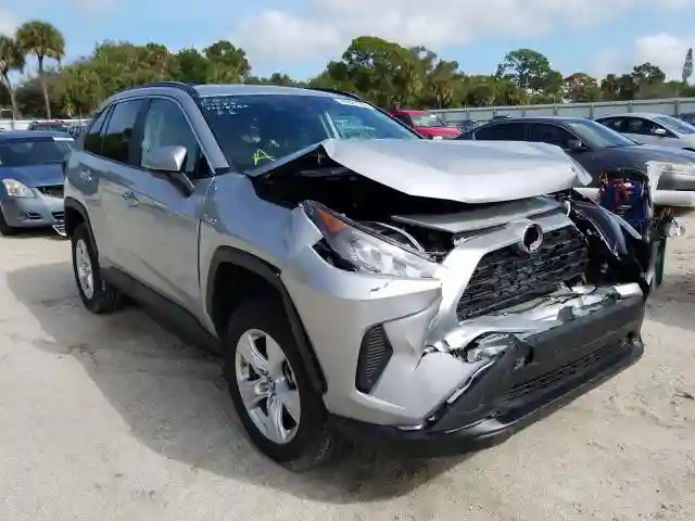2T3MWRFV5KW016362 2019 TOYOTA RAV4 LE-0