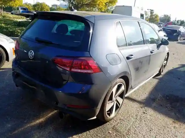 3VW447AU4JM280470 2018 VOLKSWAGEN GTI S/SE-3