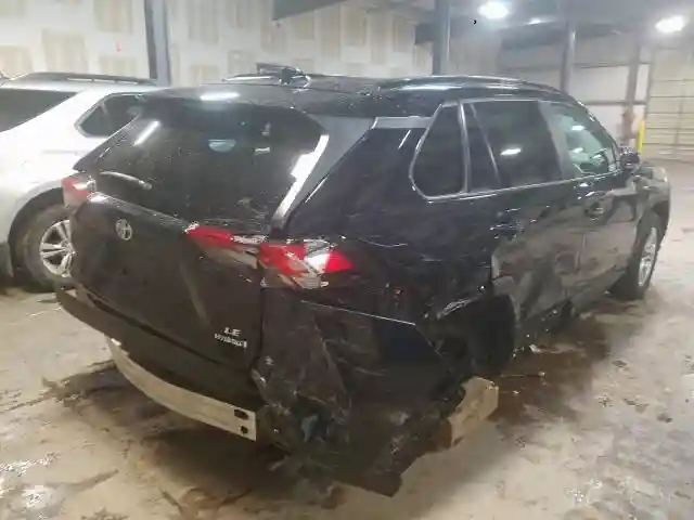 2T3MWRFV6KW041934 2019 TOYOTA RAV4 LE-3