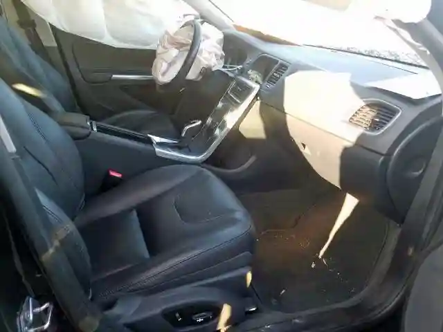 YV140MEK6H1347027 2017 VOLVO V60 T5 PREMIER-4