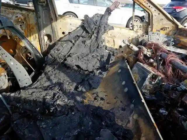 JTDKARFP0K3117366 2019 TOYOTA PRIUS PRIME-4