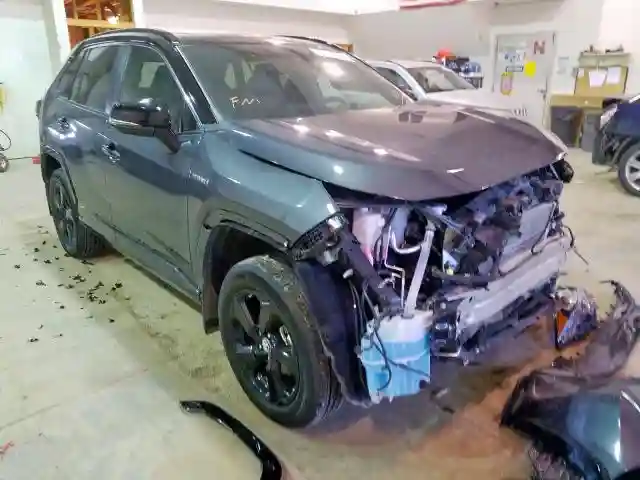 2T3EWRFV2KW030806 2019 TOYOTA RAV4 XSE-0