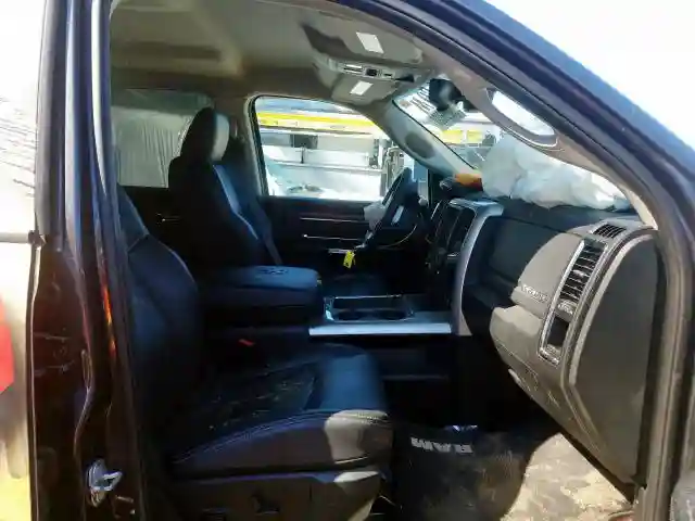 3C63RRJL3JG372999 2018 RAM 3500 LARAMIE-4