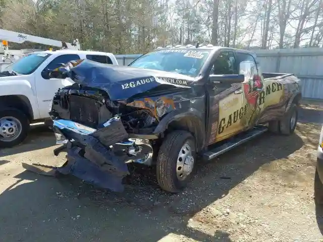3C63RRJL3JG372999 2018 RAM 3500 LARAMIE-1