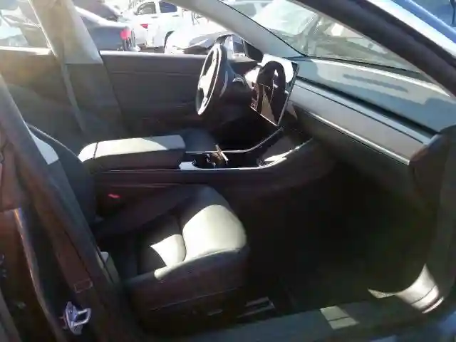 5YJ3E1EB4LF646548 2020 TESLA MODEL 3-4