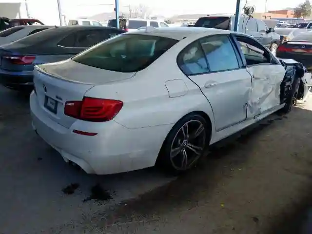 WBSFV9C53DD095667 2013 BMW M5-3
