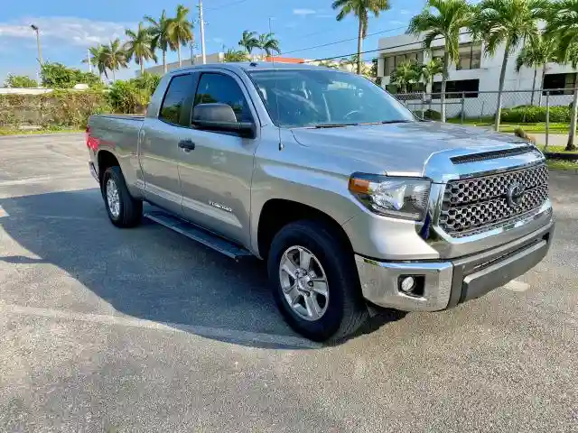 5TFRM5F19JX133860 2018 TOYOTA TUNDRA DOUBLE CAB SR/SR5-0