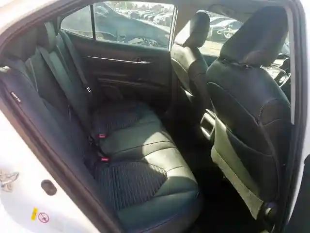 4T1B21HK0KU012106 2019 TOYOTA CAMRY HYBRID-5