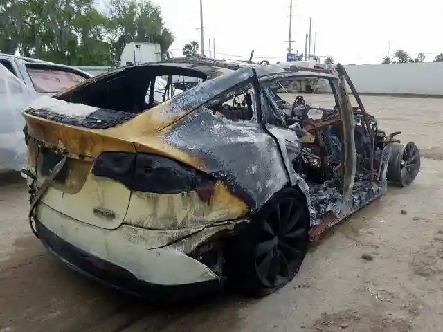 5YJXCBE41JF128750 2018 TESLA MODEL X-3