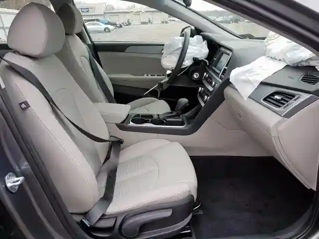 5NPE24AF3KH795769 2019 HYUNDAI SONATA SE-4
