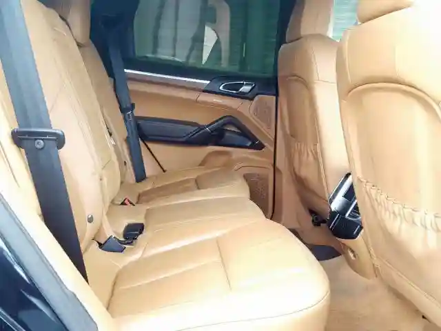 WP1AE2A26BLA93088 2011 PORSCHE CAYENNE S HYBRID-5