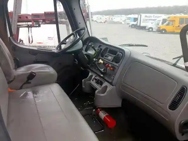 1FVACWDT1ADAP1762 2010 FREIGHTLINER M2 106 MEDIUM DUTY-4