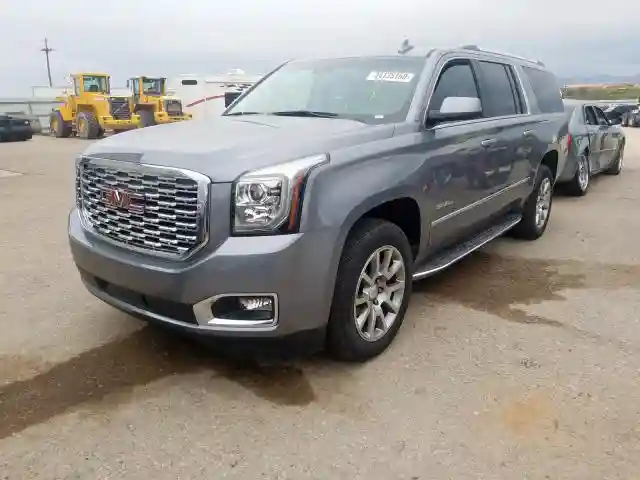1GKS2HKJ5KR136781 2019 GMC YUKON XL DENALI-1