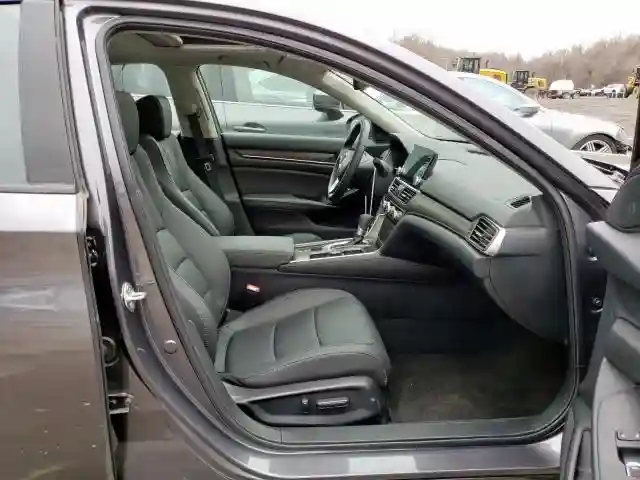 1HGCV1F53KA114984 2019 HONDA ACCORD EXL-4