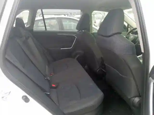 JTMLWRFVXKD025681 2019 TOYOTA RAV4 LE-5