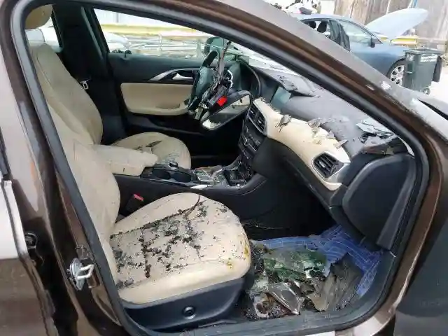 SJKCH5CP4HA020752 2017 INFINITI QX30 BASE-4