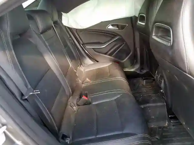 WDDSJ4EB2JN600858 2018 MERCEDES-BENZ CLA 250-5