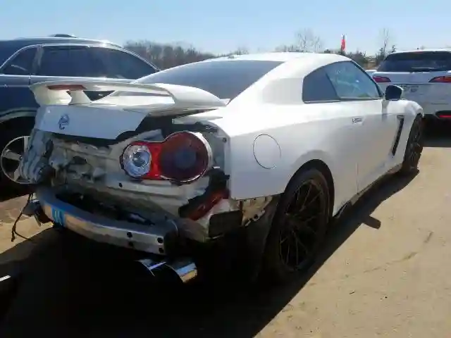 JN1AR5EF5BM240244 2011 NISSAN GT-R BASE-3