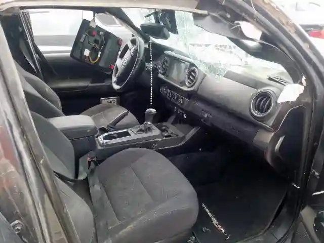 5TFCZ5AN7JX165188 2018 TOYOTA TACOMA DOUBLE CAB-4