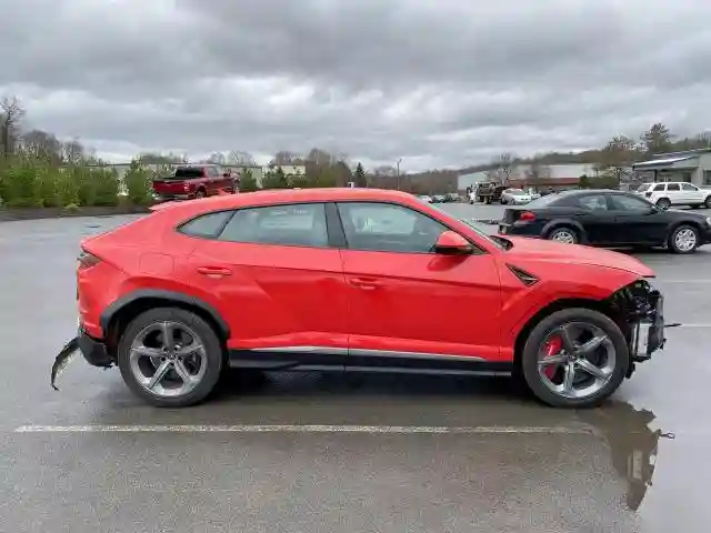 ZPBUA1ZL8KLA01103 2019 LAMBORGHINI URUS-0