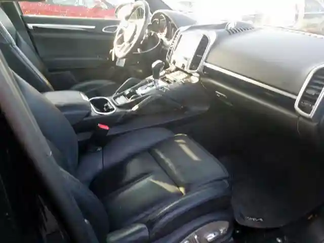 WP1AB2A2XGLA92204 2016 PORSCHE CAYENNE S-4