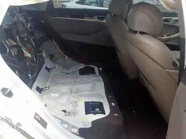 KMTFN4JE3KU322917 2019 GENESIS G80 BASE-5