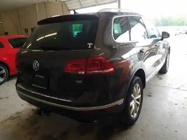WVGEF9BP0FD002265 2015 VOLKSWAGEN TOUAREG V6-3